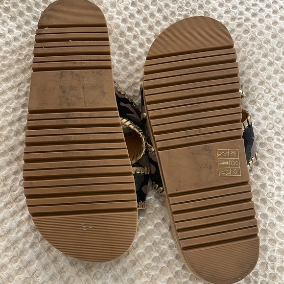 JACK ROGERS CAMO PLATFORM SLIDES - Picture 5 of 7